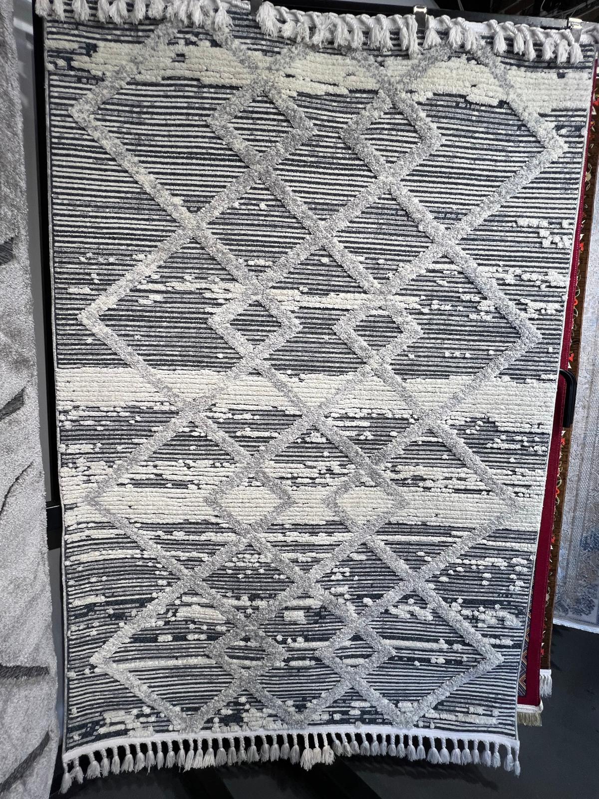 Monochrome Diamond Drift Rug 160x230